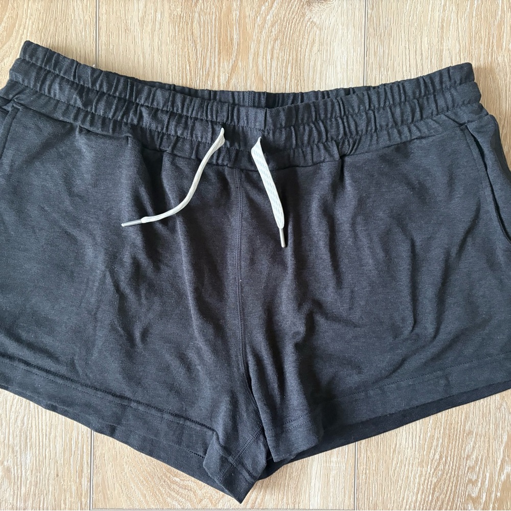 Vuori Black Halo Performance Shorts